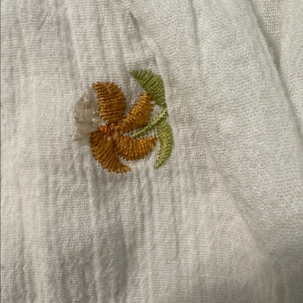 in loom Embroidery Detailed Top with Lining - Picture 4 of 7